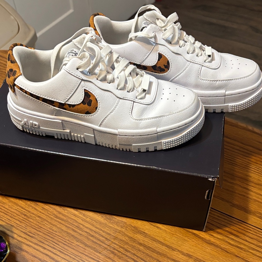 Air Force 1 Pixel SE White/Leopard